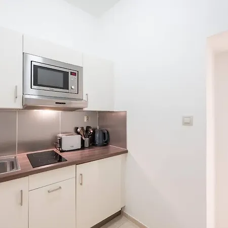 Vast Old Town For 3 Apartament *